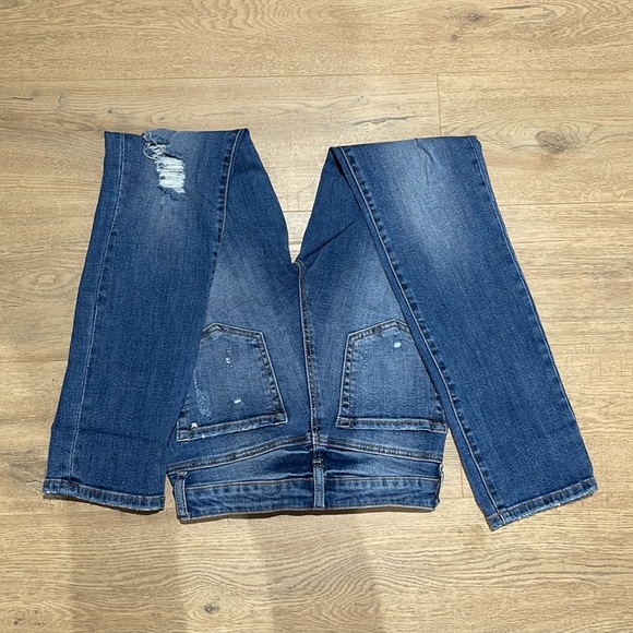 Tricot Distressed Jeans - Picture 3 of 3